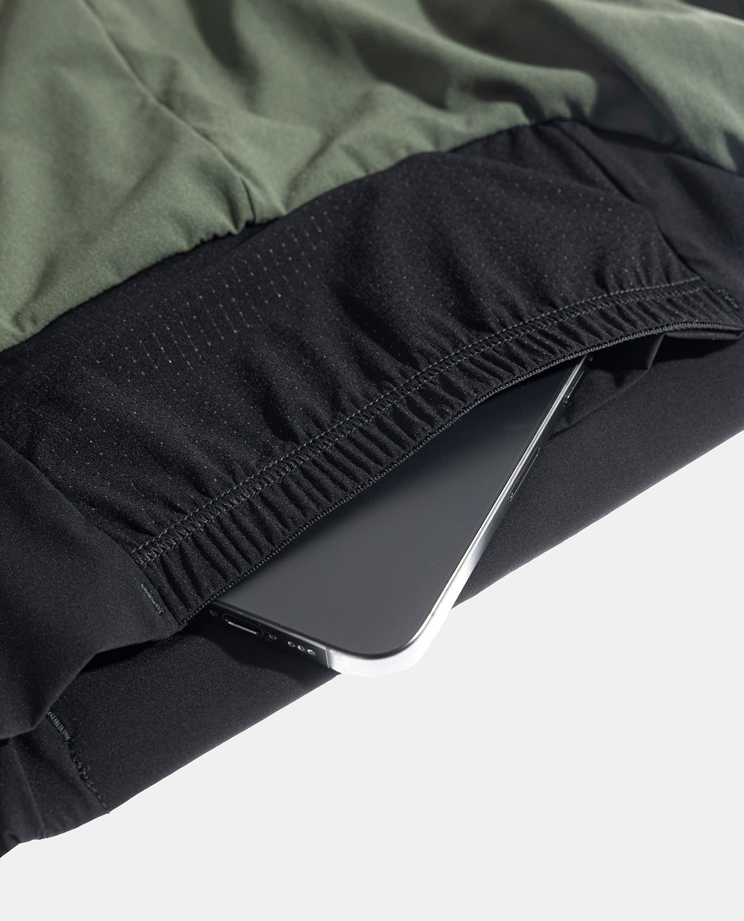 High short homme green sage vert wise ultra running